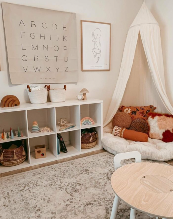 Area Bermain di Bawah Meja